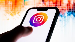 Smartphone mit Instagram-Logo