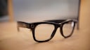 Smart Brille auf einem Tisch