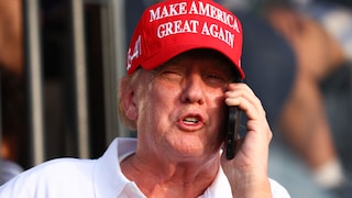 Donald Trump am telefonieren
