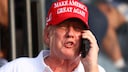 Donald Trump am telefonieren