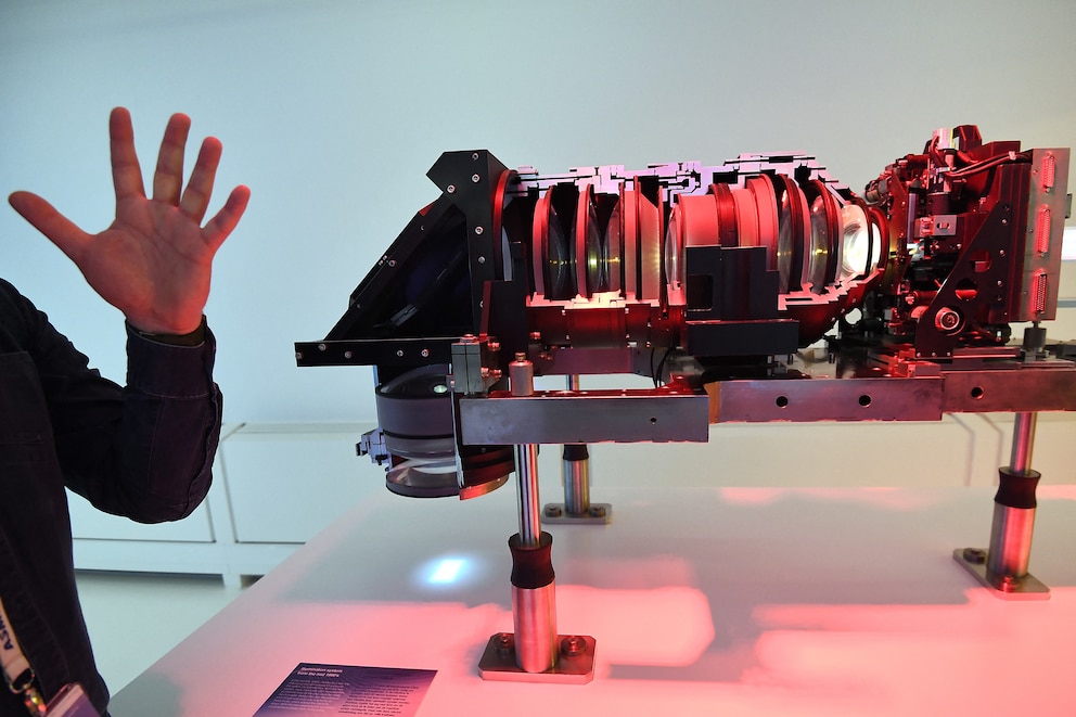 Eine Lithografie-Maschine von ASML mit Zeiss-Optik