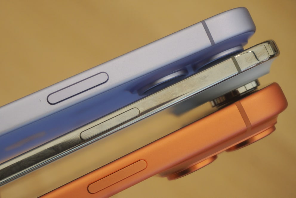 Apple iPhone Fold: First Dummy Units Reveal Size and Design