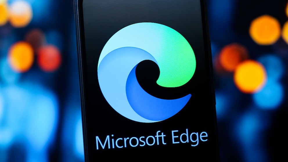 Smartphone mit Microsoft Edge Logo und Text