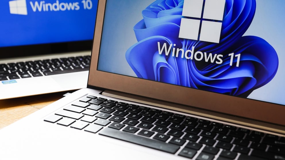 Laptop mit Microsoft 11-Logo
