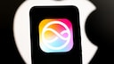 Apple wollte Siri selbst zu einer K&uuml;nstlichen Intelligenz weiterentwickeln, ist nun aber auf die Hilfe der Konkurrenz angewiesen