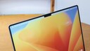 Close-up des MacBook Pro 16 Zoll mit M2 Max