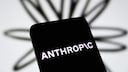Smartphone mit Anthropic-Logo
