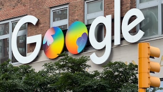 Buntes Google-Logo an einer Hauswand