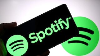 Smartphone mit Spotify-Logo