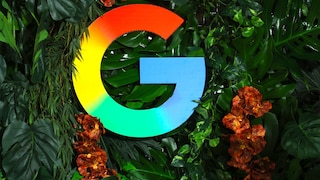 Google-Logo von Pflanzen umhüllt