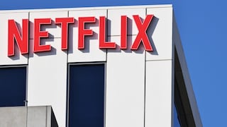 Netflix-Logo an einer Gebäudefassade