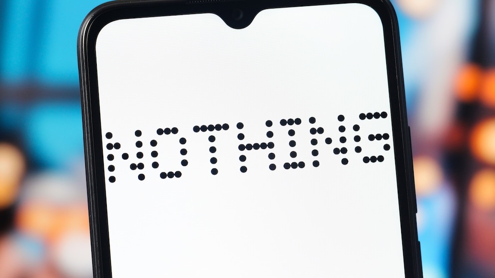 Nothing-Logo auf einem Smartphone