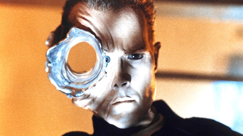 Szene aus „Terminator 2“ zeigt den T-1000 mit riesigem Loch im Kopf