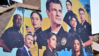 Artwork zur Serie „The Rookie“ an einer Hauswand