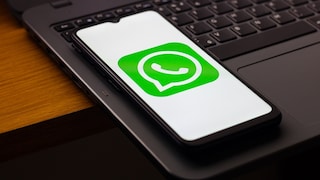 WhatsApp-Logo auf einem Smartphone