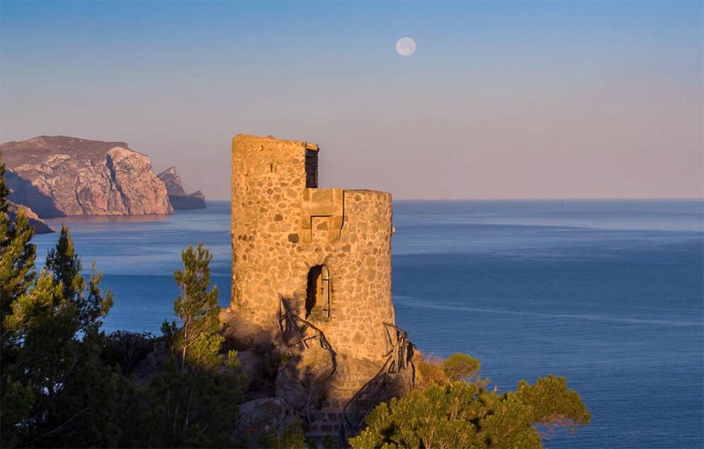 Morgenstimmung am Torre des Verger an den Klippen der Westküste bei Banyalbufar