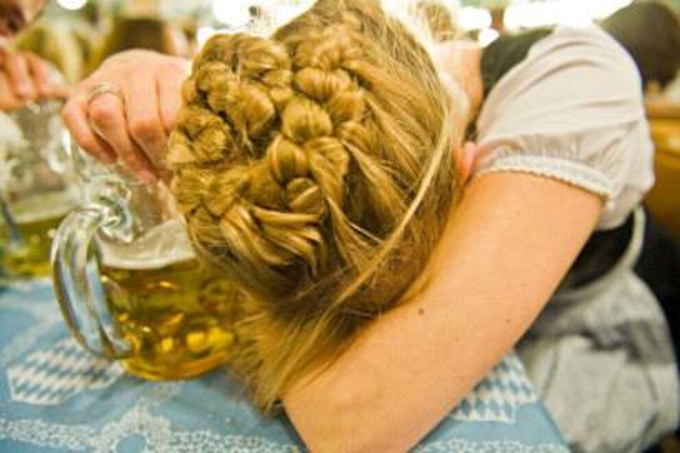 Bier ist das beliebteste Getränk der Wiesn-Besucher: Oft wird dabei eine Maß zu viel getrunken