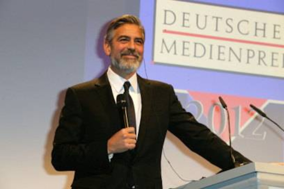 George Clooney bekam den Deutschen Medienpreis am 26. Februar 2013 für sein humanitäres Engagement verliehen