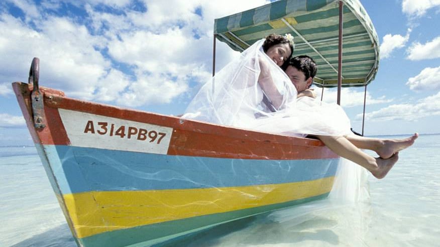 Davon träumen viele Brautpaare: von einer Hochzeit an einem paradiesischen Strand