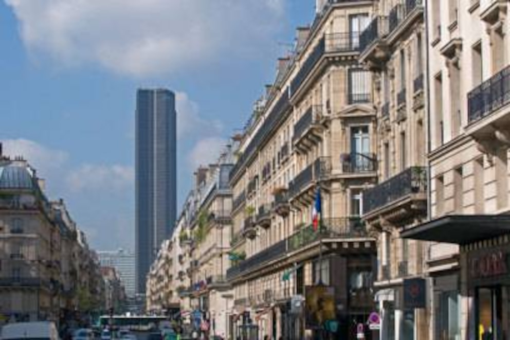 Den Tour Montparnasse, der einzige Wolkenkratzer in der Pariser Innenstadt, finden viele hässlich