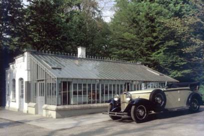 In diesem Gewächshaus in Stuttgart Bad Cannstatt entstand der Benzin-Motor, den Gottlieb Daimler in einer vierrädrigen Kutsche zum Laufen brachte. Der Prototyp des modernen Autos