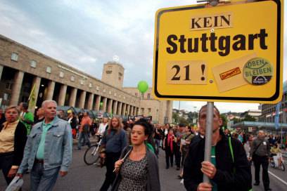 Stuttgarter Wutbürger im September 2010 bei einer Demonstration gegen Stuttgart 21. Wenige Monate später wählten sie die CDU-geführte Landesregierung ab