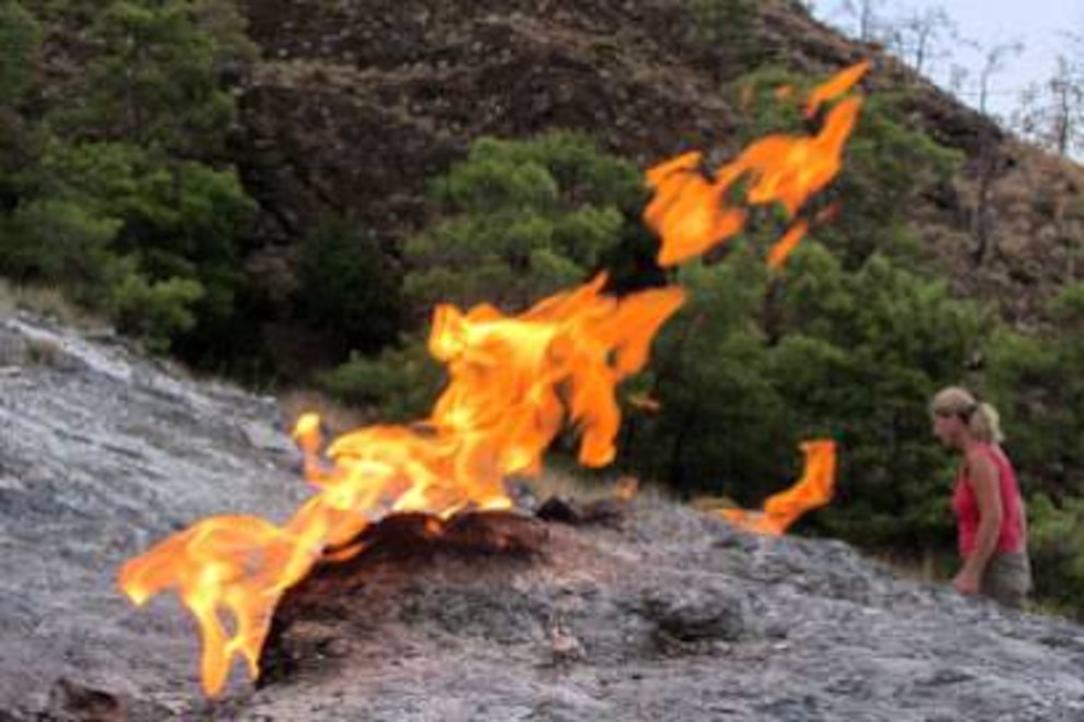 Ewig schlagen die Flammen aus dem Berg: die rätselhaften Feuer von Chimaira im Nationalpark Olympos