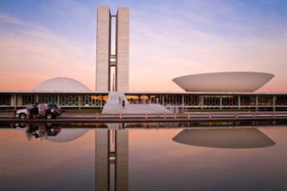 Der von Oscar Niemeyer entworfene Nationalkongress von Brasília