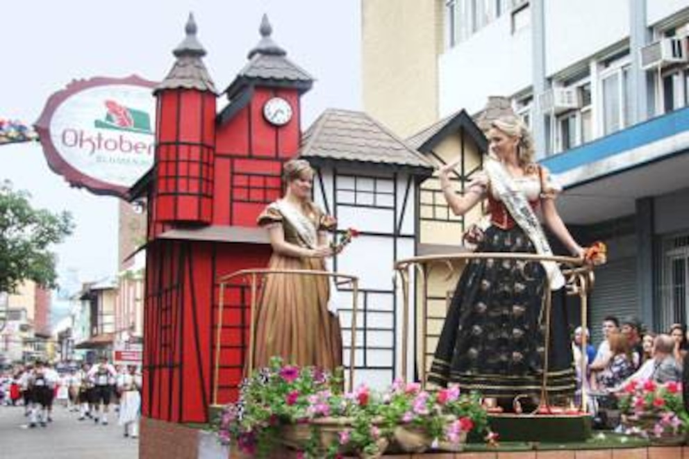 So feiern die brasilianischen Bayern das Oktoberfest in Blumenau