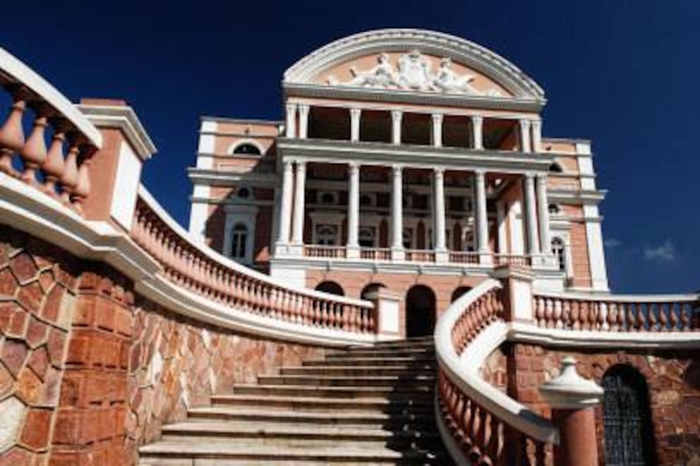 Das legendäre Teatro Amazonas in Manaus: In dem Opernhaus traten einst die Star-Tenöre und Operndiven auf