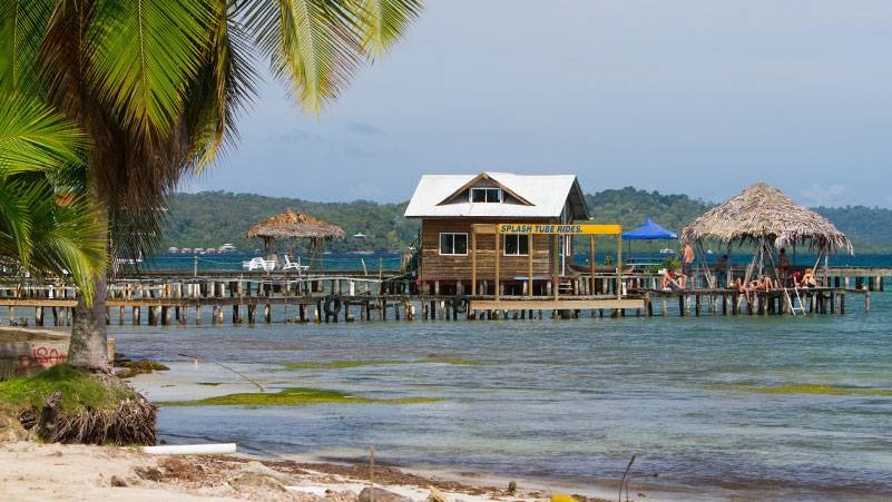 Die Inseln der Provinz Bocas del Toro haben karibisches Flair. Hier feiern Panamas Partygänger am liebsten die Nächte durch