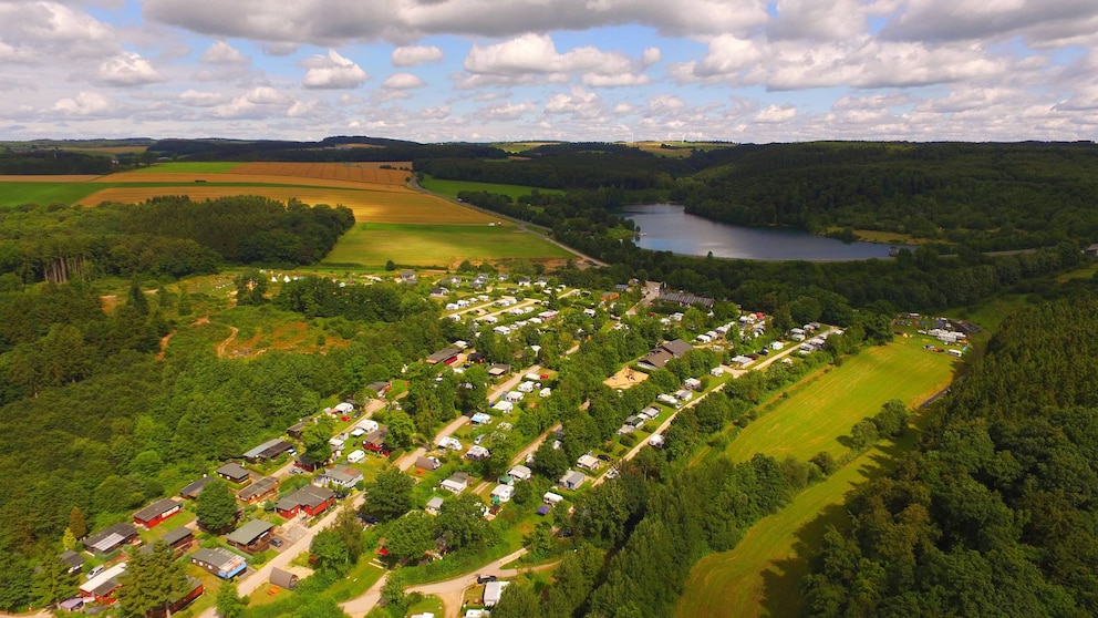  Das Eifel-Camp am Freilinger See hat bereits viele Auszeichnungen erhalten.  Hier finden Urlauber auch besonders viele Angebote, um sich sportlich zu betätigen