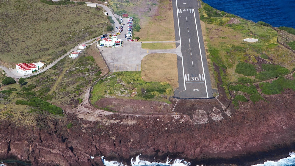 Juancho E. Yrausquin Airport