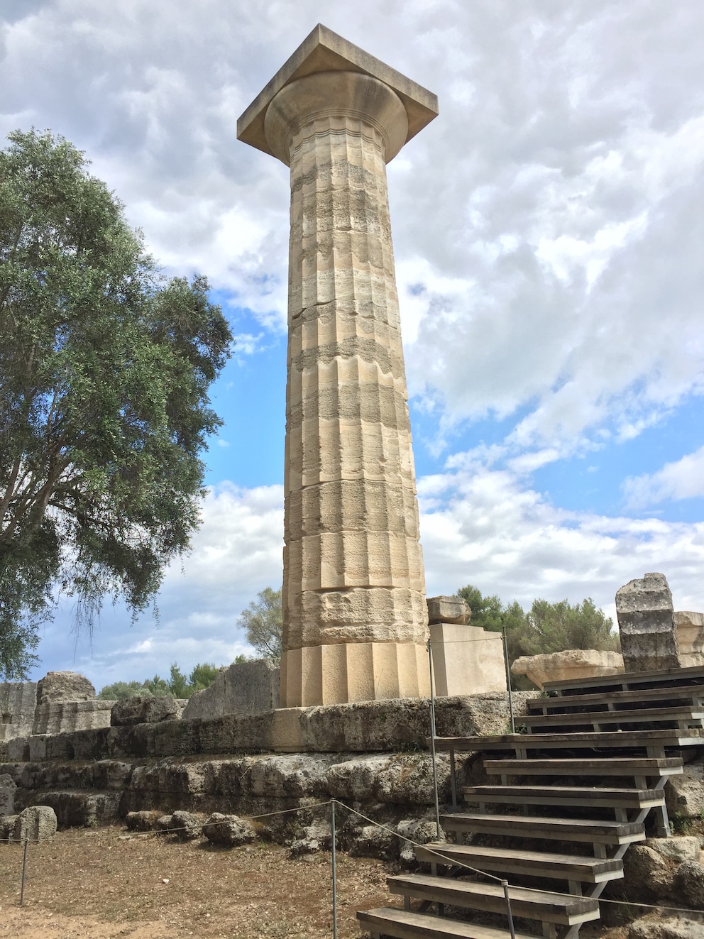 Säule des Zeus-Tempels Griechenland