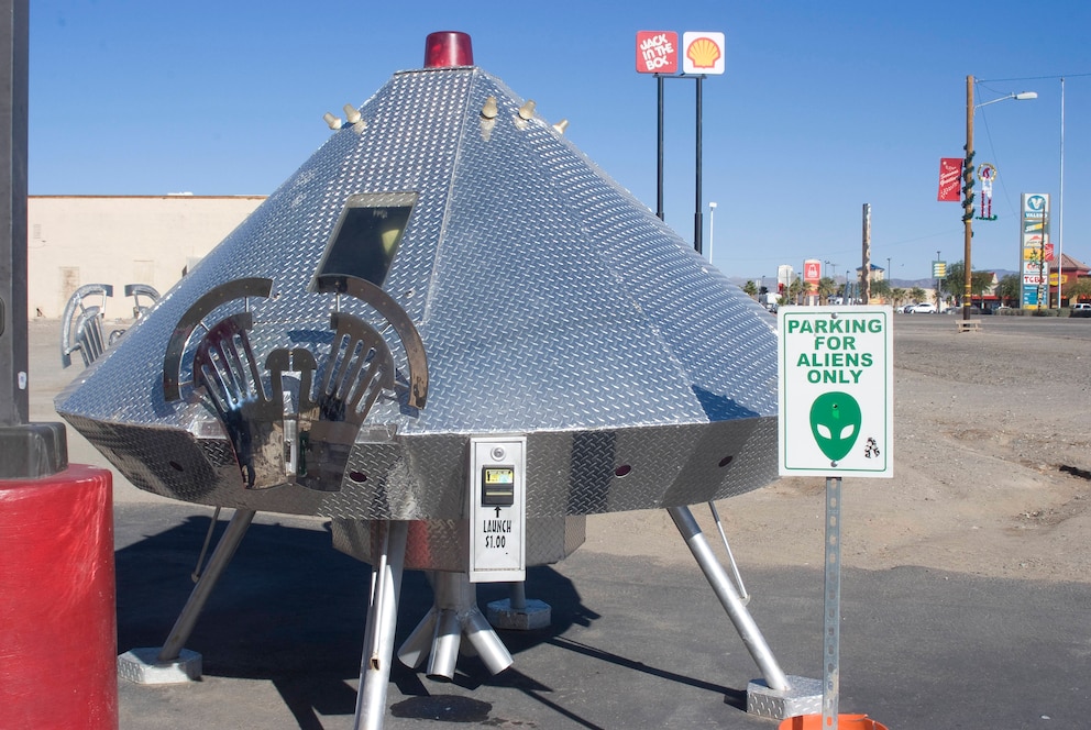 Mini-Raumschiff als Werbegag für das Souvenirgeschäft „Alien Fresh Jerky” in der Nähe der Area 51