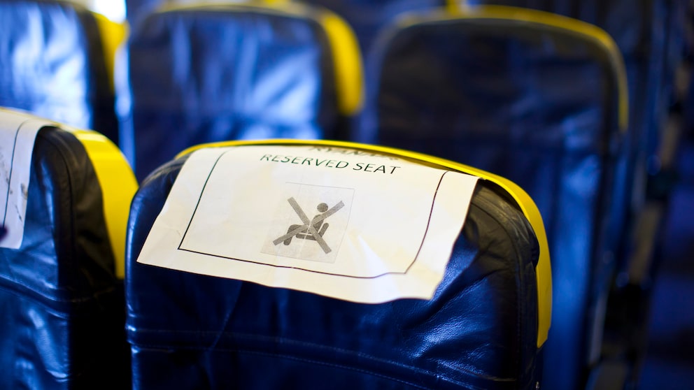 Wer mit einem Billigflieger unterwegs ist, hat beim Platz meistens keine Wahl