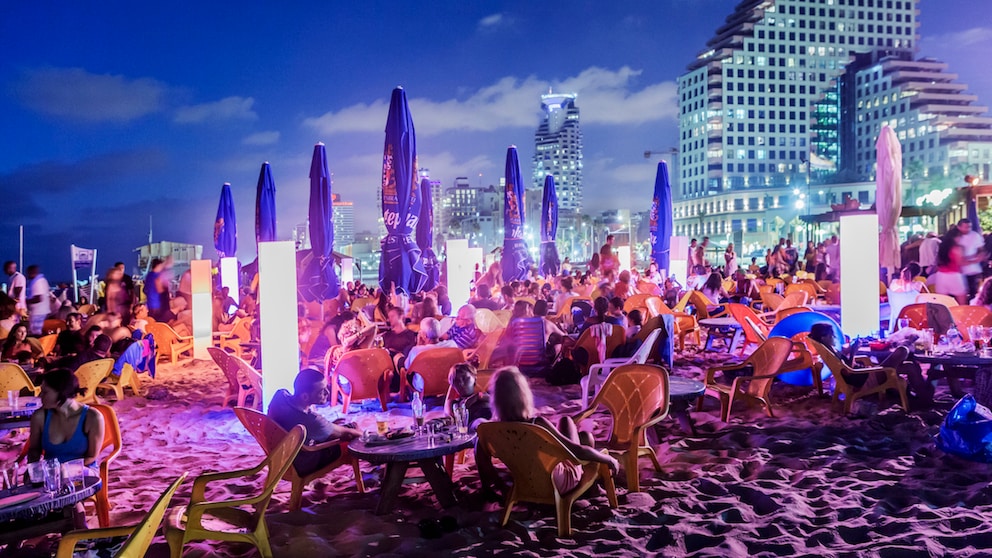 Am Strand, bei großen Events wie dem ESC oder in Clubs: in Tel Aviv wird gern und viel gefeiert