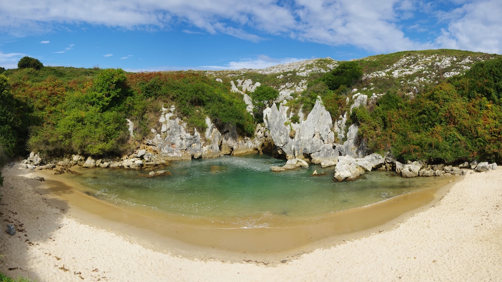 Playa de Gulpiyuri