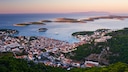 Die Behörden wollen auf Hvar durchgreifen und verhindern, dass Urlauber unangemessene Kleidung tragen