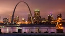 Das höchste Monument in den USA: 192 Meter hoch ragt der Gateway Arch in den Himmel über St. Louis