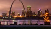 Das höchste Monument in den USA: 192 Meter hoch ragt der Gateway Arch in den Himmel über St. Louis