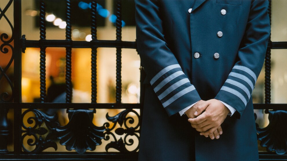 Blick hinter die Kulissen eines Hotels gefällig? Dann: hereinspaziert. Unser Ex-Portier führt sie durch die Nacht.