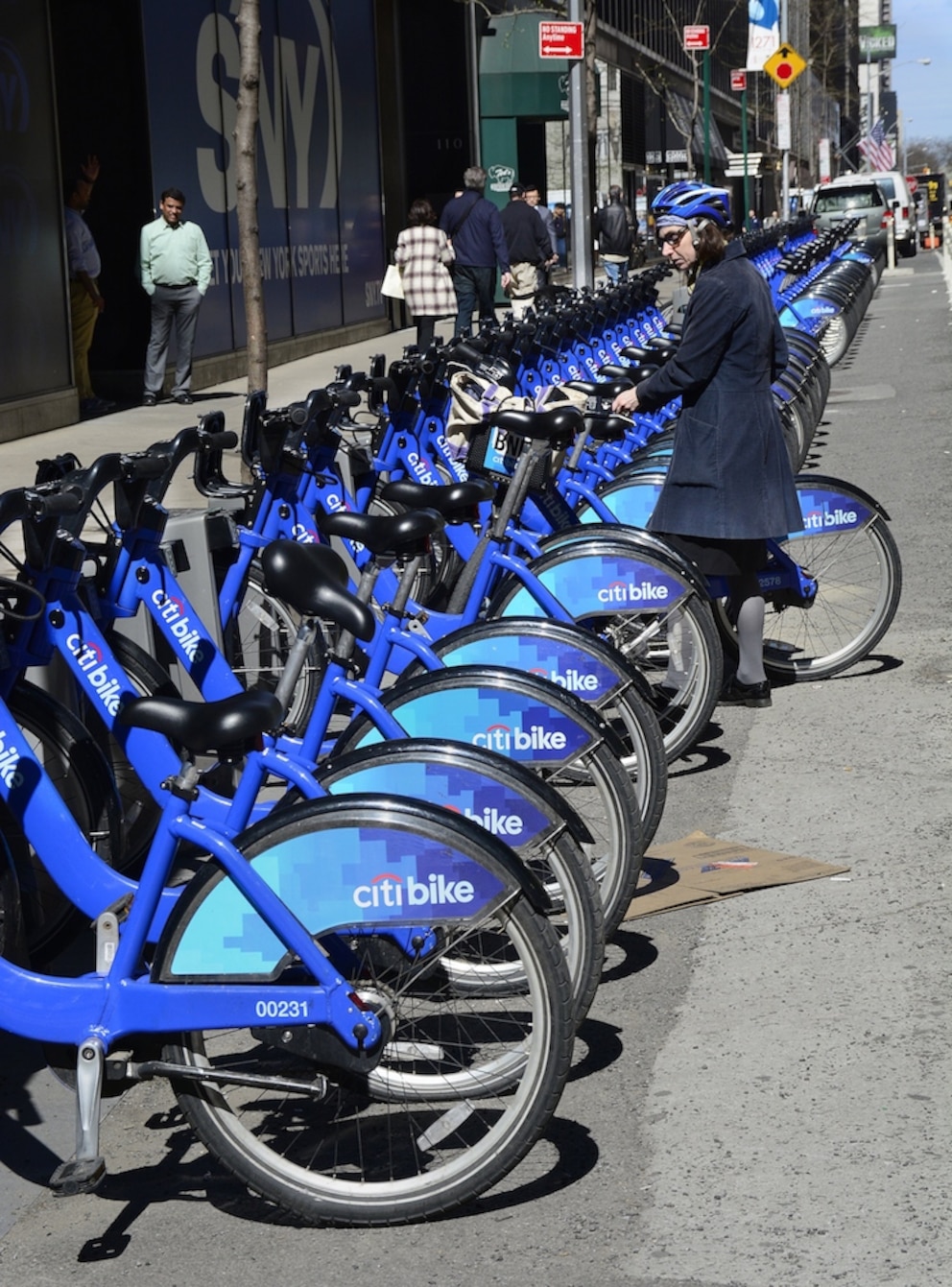 An Stationen wie diesen kann man sich eines der vielen Citi Bikes leihen