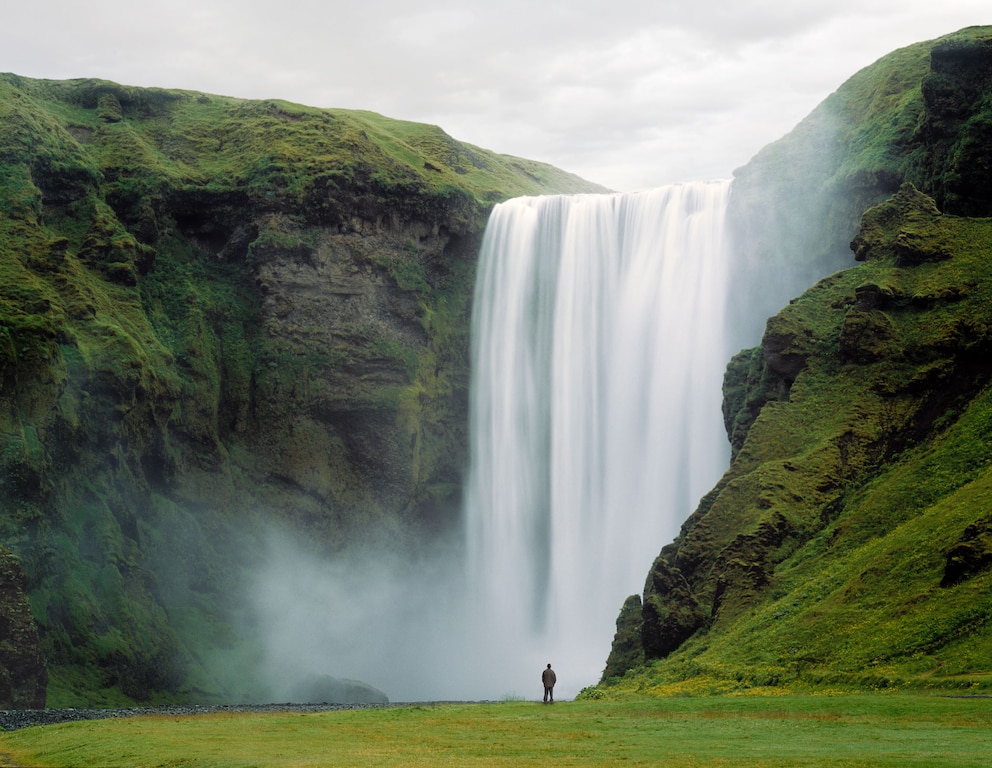 Der Skógafoss-Wasserfall in Island