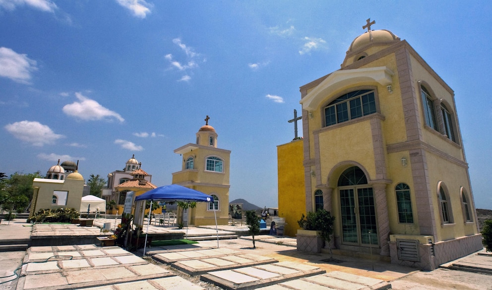 Mausoleen auf dem Mafia-Friedhof in Mexiko