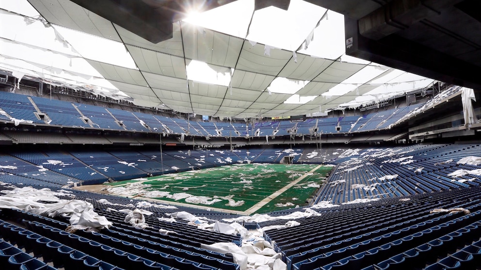 Im Pontiac Silverdome fanden einst große Konzerte und Sportveranstaltungen statt, darunter auch vier Spiele der Fußball-WM 1994. Heute ist das Stadion nur noch eine Ruine