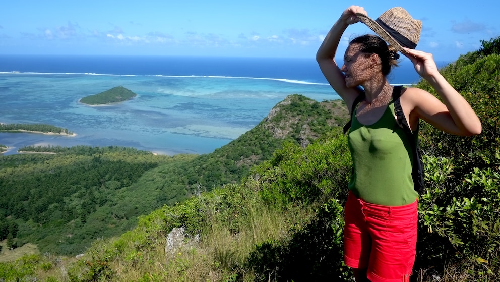 Für diese atemraubende Aussicht hat sich der schweißtreibende Aufstieg auf den 556 Meter hohen Le Morne Brabant im Südwesten von Mauritius mehr als gelohnt!