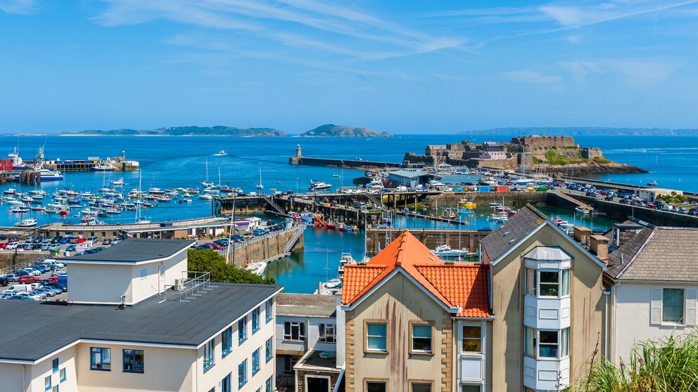 In St. Peter Port, dem Hauptort von Guernsey, legen auch Kreuzfahrtschiffe an