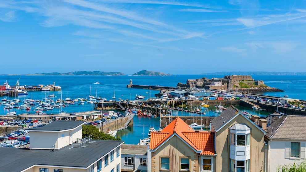 In St. Peter Port, dem Hauptort von Guernsey, legen auch Kreuzfahrtschiffe an