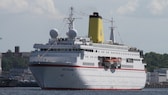 MS Deutschland, Traumschiff